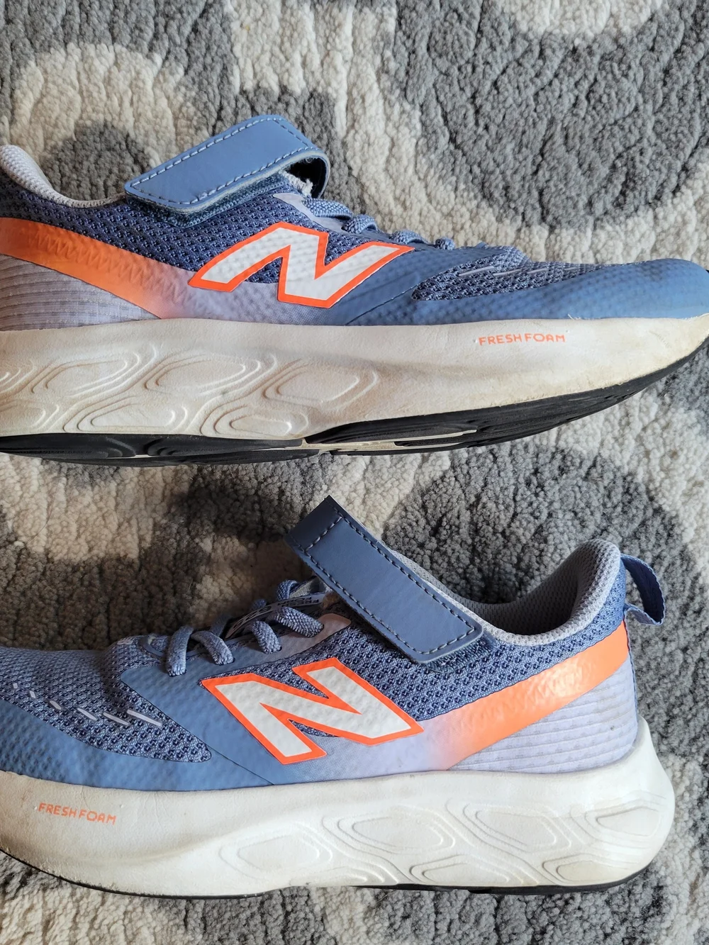 New Balance Kids' Fresh Foam 625 Blue and Orange Athletic Running Shoes Size 2